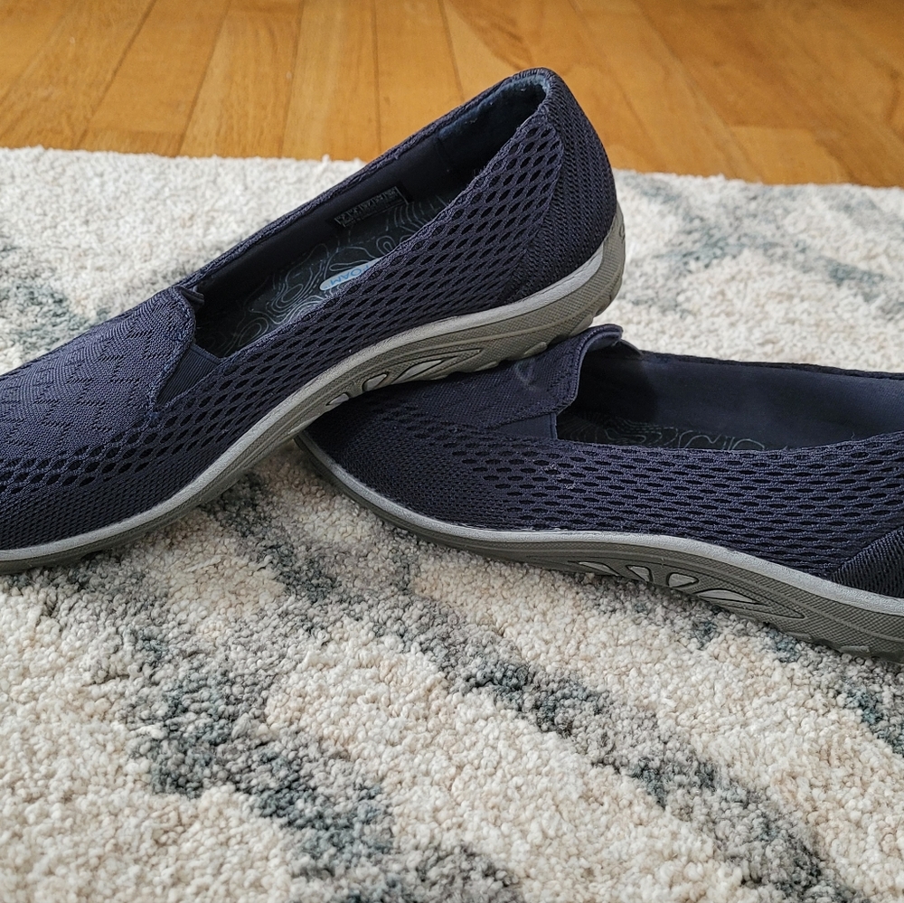 Women's navy memory foam flats